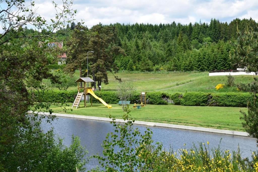 Les Chalets Du Haut-Forez Usson-en-Forez المظهر الخارجي الصورة